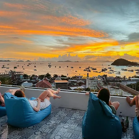 De Nata Hostel Labuan Bajo Exterior photo